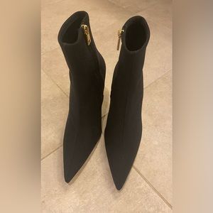 NWT Good American Woman’s Kickstand Black Side Zip Neoprene Booties Size 9